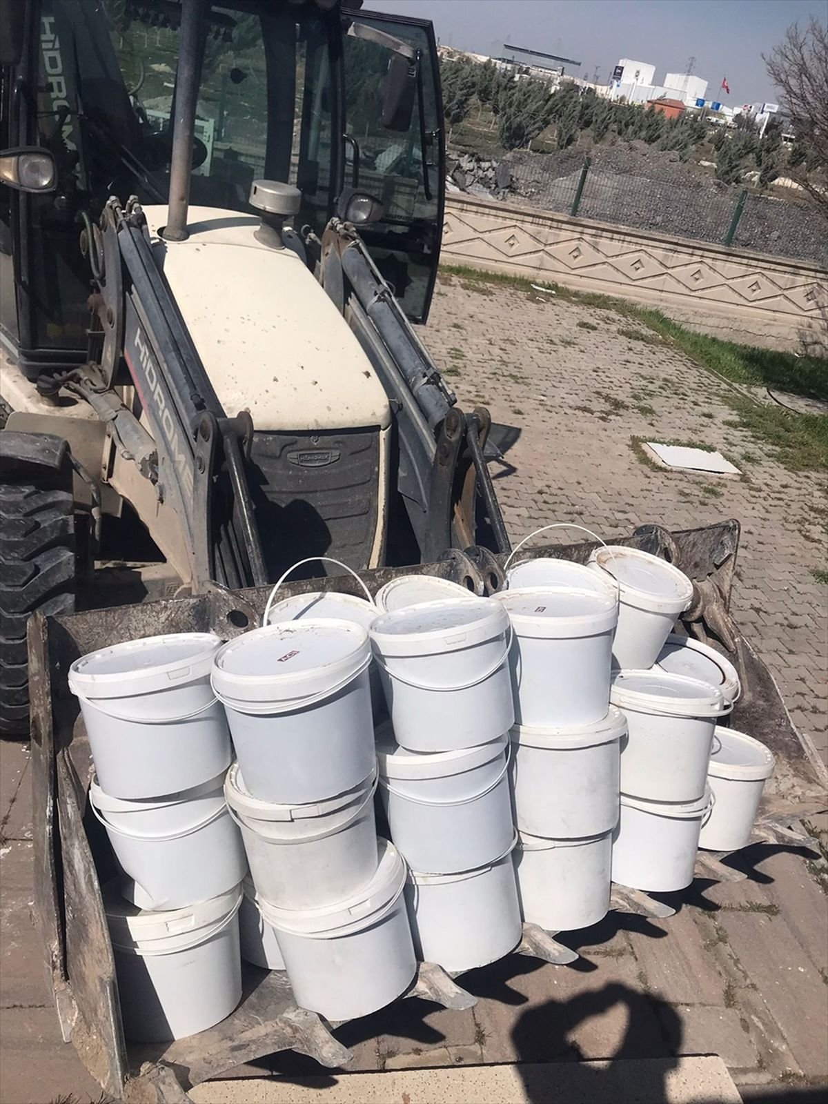 Aksaray'da ele geçirilen 4 ton 253 kilogram kaçak ve etiketsiz gıda imha edildi