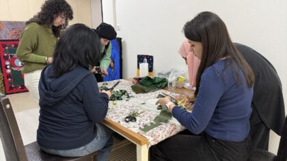 Atık kumaşlar üniversite öğrencilerinin elinde tabloya dönüştü