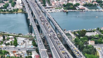 Bayram tatili dönüşünde İstanbul’un bazı bölgelerinde trafik yoğunluğu