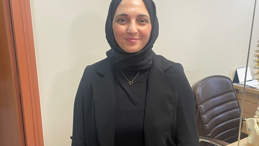 Bel fıtığı nedeniyle yürüyemeyen hasta, kapalı fıtık ameliyatıyla sağlığına kavuştu