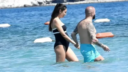 Berkay ve Özlem Ada Şahin Çeşme’de Bebek Görüntülendi