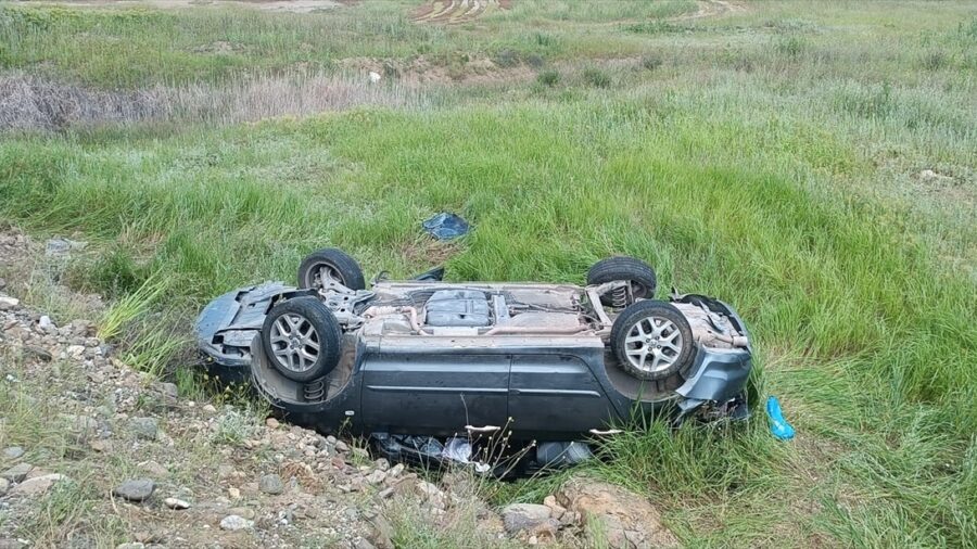 Çorum’da şarampole devrilen otomobildeki aynı aileden 4 kişi yaralandı