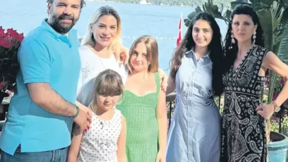 Efsun Yazıcı ve Nergis Çetinkaya Eski Günleri Andı