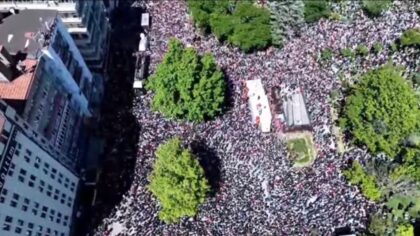 CHP’deki miting düellosunun galibi bariz biçimde Özgür Özel