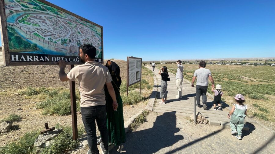 Harran’da bayram tatili yoğunluğu yaşanıyor