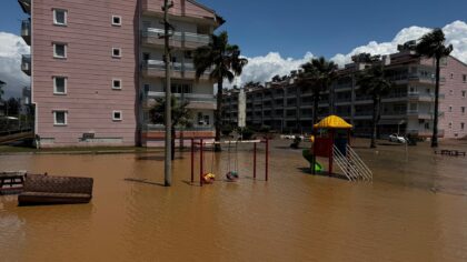 Hatay’da sağanak hayatı olumsuz etkiledi