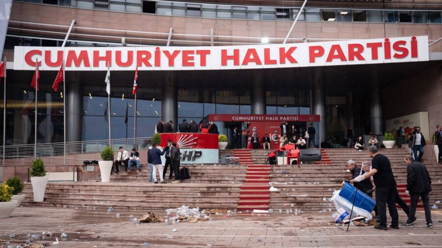 CHP Genel Merkezi’nin 18 personeli işten çıkarıldı