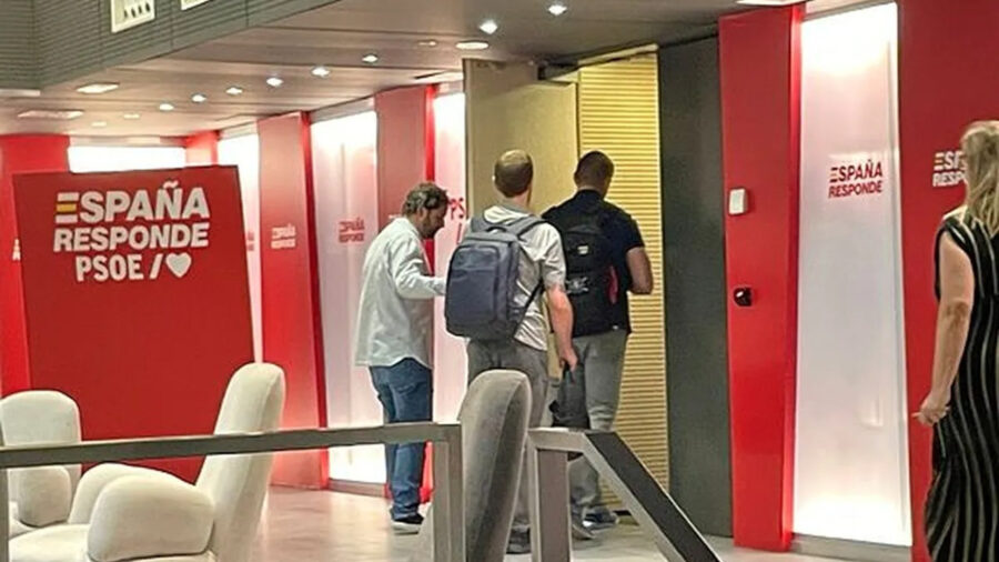 İspanya Başbakanının parti merkezine polis baskını