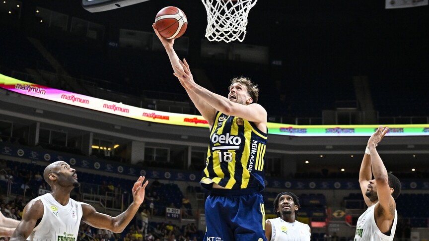 Basketbolda play-offlar: Fenerbahçe ve Efes ilk maçları kazandı