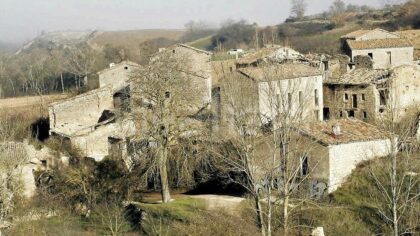 50 yıldır metruk köy 18 milyon TL’ye satıldı
