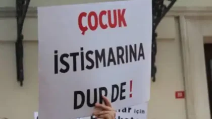 11 yaşındaki çocuğunun müstehcen görüntülerini paylaştı