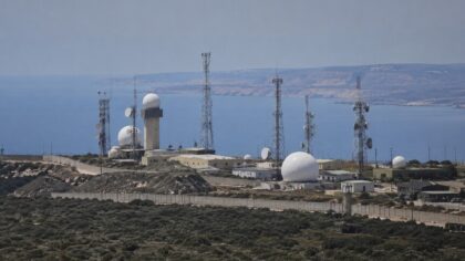 İngiliz askeri haberleşme antenine tepki: Radyasyon yayacak