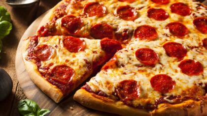 Robota pizza yaptırdı, iflas etti