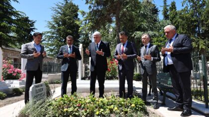 İYİ Parti Genel Başkanı Dervişoğlu, İstanbul’da kabir ziyaretlerinde bulundu