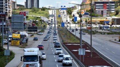 “Kilit kavşak” Kırıkkale’de bayram tatili dönüşü hareketliliği devam ediyor
