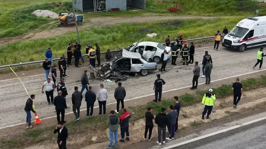 Kırıkkale’de İki Araç Çarpıştı, 3 Kişi Hayatını Kaybetti