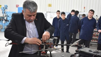 Meslek liseli öğrenciler savunma sanayisinin ihtiyaçlarına göre yetiştiriliyor
