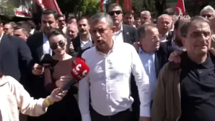 Özgür Özel Yurttaşlarla Anıtkabir’e Yürüdü