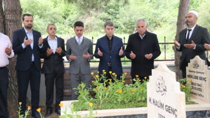 Solingen faciasında hayatını kaybedenler, Amasya’daki kabirleri başında anıldı