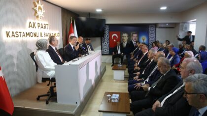 Tarım ve Orman Bakanı Yumaklı, AK Parti Kastamonu İl Başkanlığında konuştu