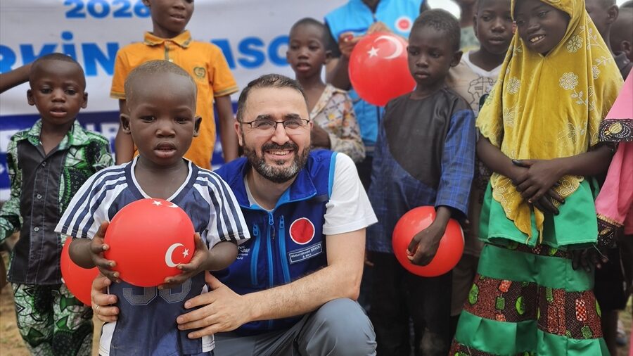 TDV, Burkina Faso’da 42 bin 700 hisse kurban etini ihtiyaç sahiplerine ulaştırdı