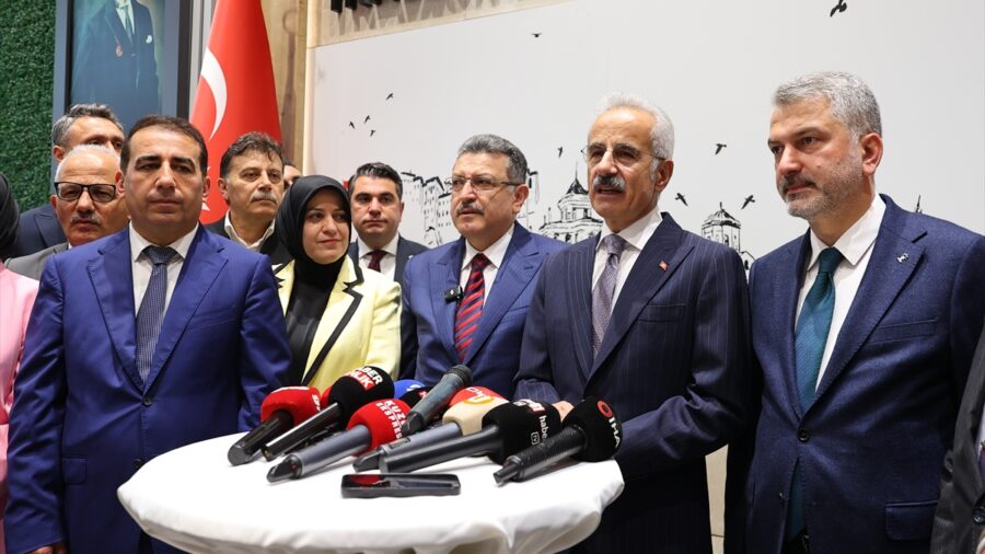 Ulaştırma ve Altyapı Bakanı Uraloğlu, Trabzon’da bayramlaşma töreninde konuştu: