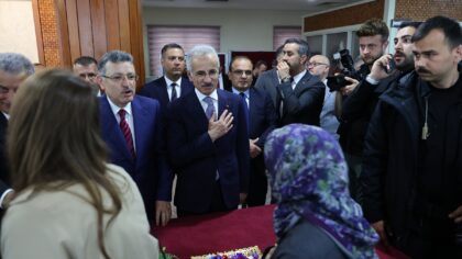 Ulaştırma ve Altyapı Bakanı Uraloğlu, Trabzon’da bayramlaşma törenine katıldı: