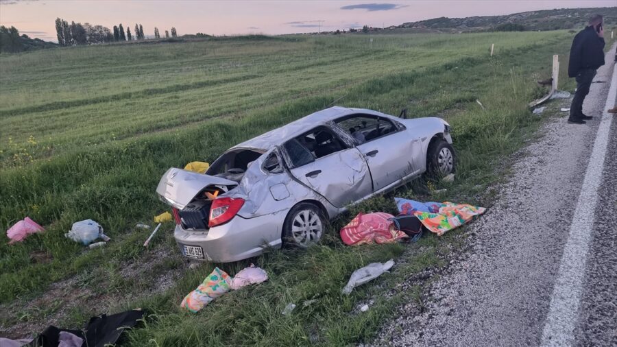 Yozgat’ta şarampole devrilen otomobildeki 1 kişi öldü, 3 kişi yaralandı