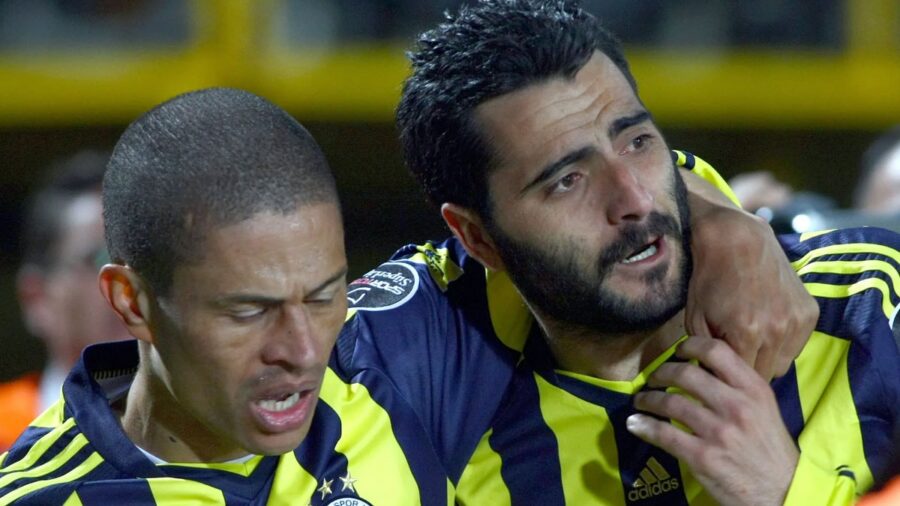 Fenerbahçe’nin eski yıldızı 45 yaşında bir imza daha attı