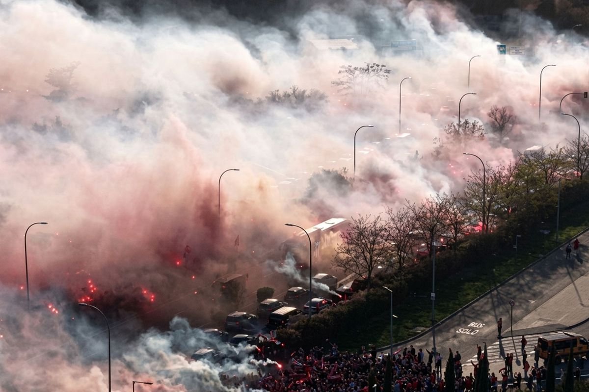 Atletico Madrid taraftarı adeta şehri yaktı