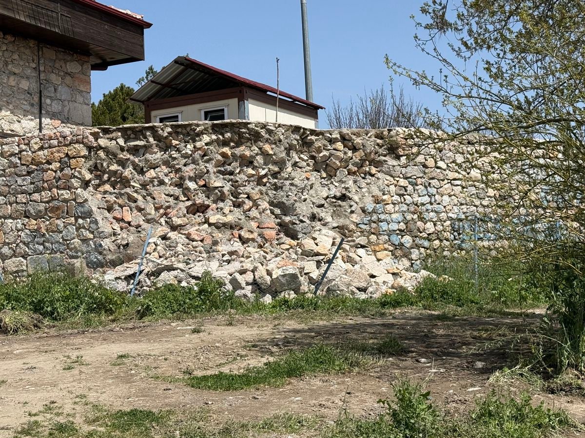 Zile Kalesi'nde Yağışlar Nedeniyle Çökme Yaşandı