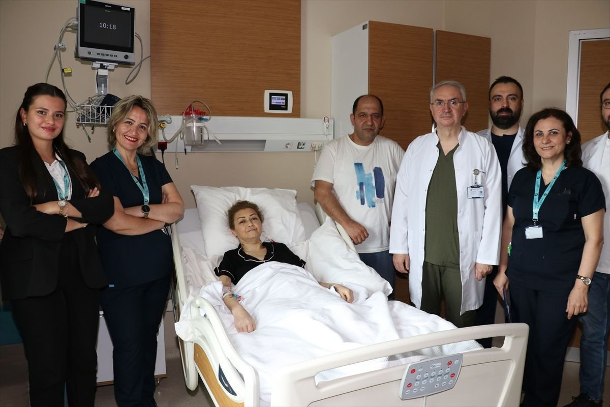 Önce böbrek sonra pankreas nakli olan kadın 36 yıldır çektiği diyabetten kurtuldu