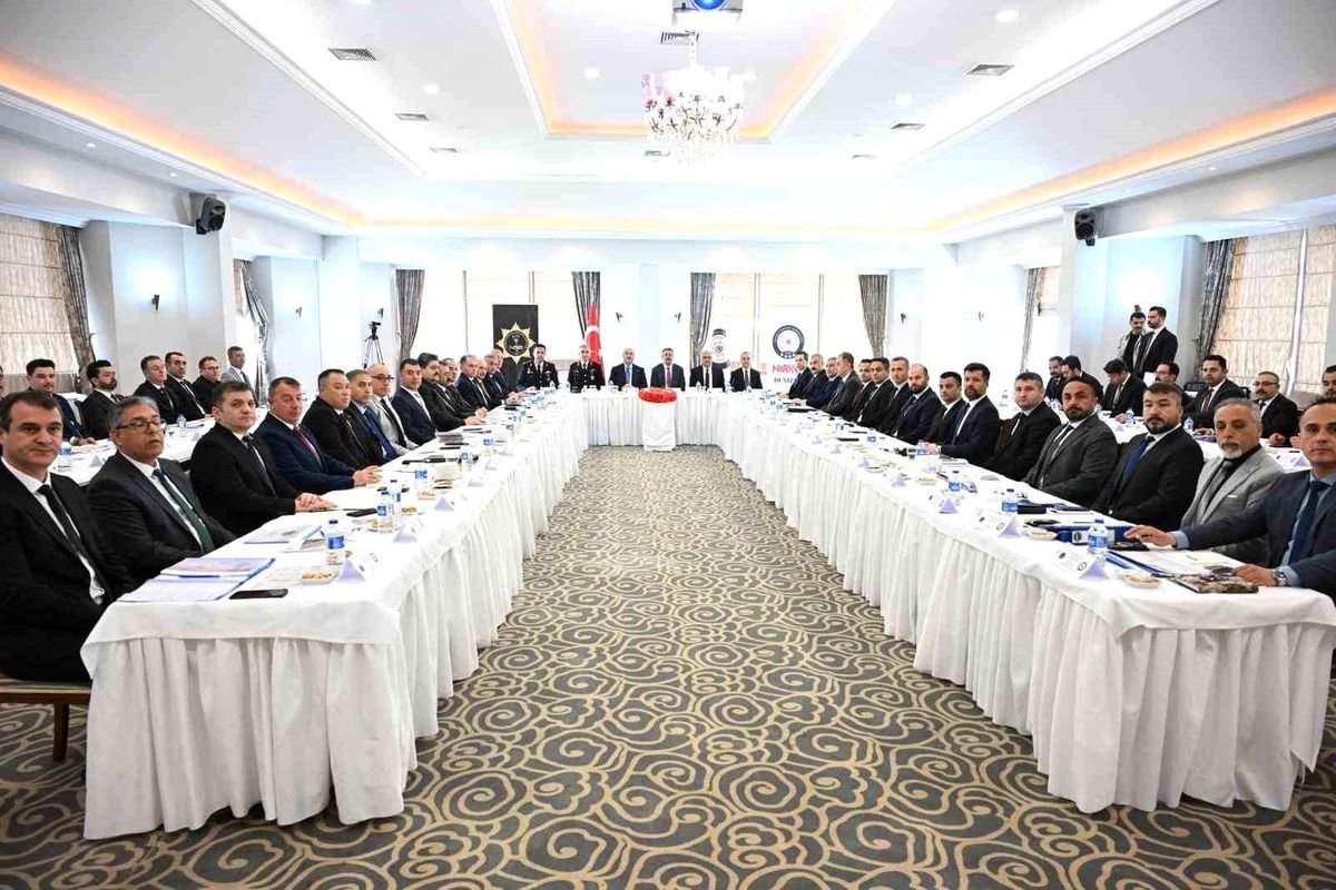 Denizli'de bölgesel narkotik zirvesi toplantısı gerçekleşti
