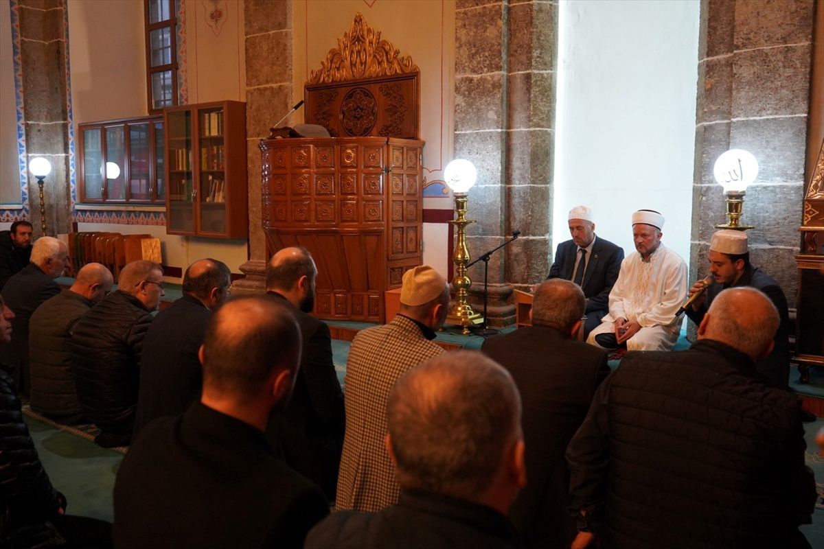 Alparslan Türkeş Haberleri - Alparslan Türkeş Kimdir - Haberler