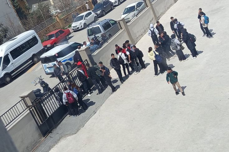 Gaziantep'te lise önünde kurusıkı tabancalı saldırı paniği