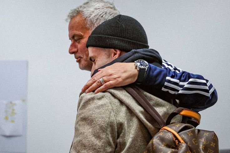 Beşiktaş'tan gittiğine bin pişman! Mourinho, Rafa Silva'yı sırtından vurdu