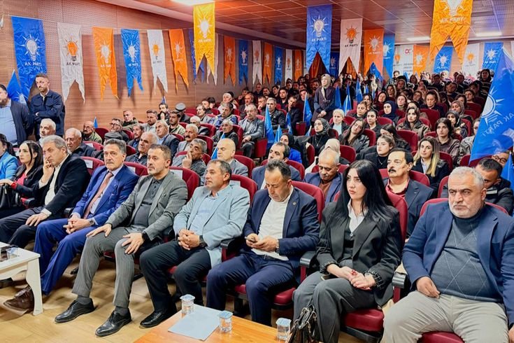 Gelecek Partisi'nden istifa eden 35 kişi AK Parti'ye geçti