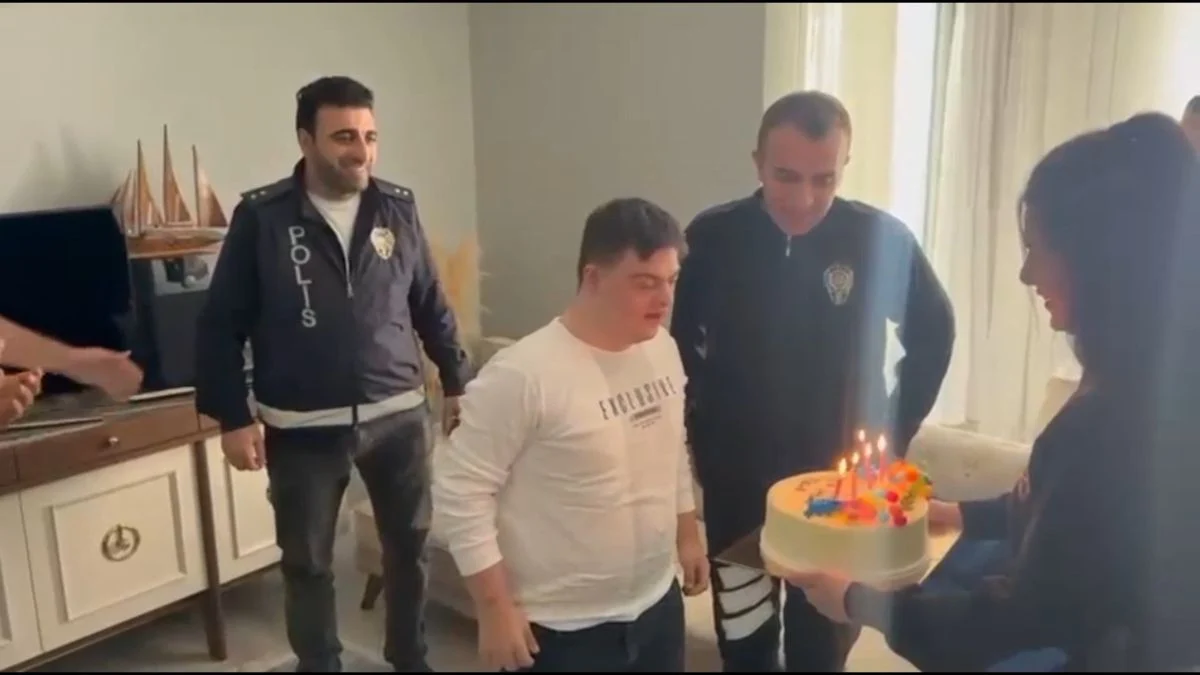 Çekmeköy'de Down sendromlu Melik'e polislerden sürpriz doğum günü