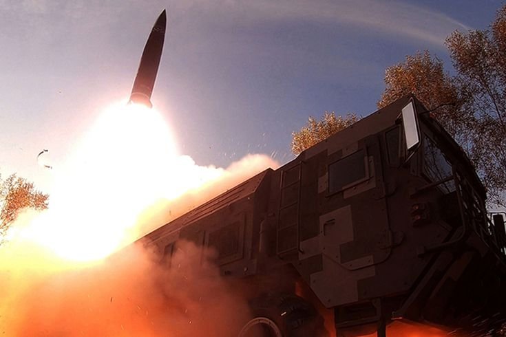 Kuzey Kore'nin tanımlanamayan bir roket fırlattığı bildirildi