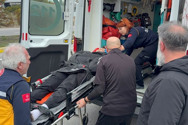 Sivasspor Tesisleri önünde facia: 4 genç futbolcu yaralı, birinin durumu ağır