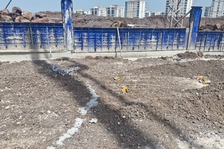 Diyarbakır'da inşaatta elektrik akımına kapılan 2 işçiden biri öldü, diğeri yaralandı