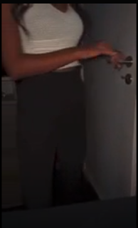 Eleman otuzbire başlamışken odaya giren Ablası, ”ya kaç gündür odadasın ne yapıyon hasta mı oldun?” diye soruyor. Endişeli tavırlarla kontrol etmeye çalışan Türk kızı spermli peçeteleri görüyor. ”zor durumdayım, anlıyor musun sevgilim terk edeli haftalar geçti. sen ablamsın, abla abladır.” diyen elemana güzel bir sikiş veriyor. Türk step sister roleplay. – İzle | TurkIfsaLife