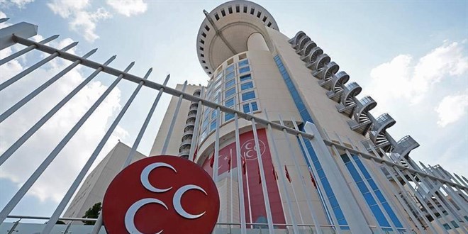 MHP, Ä°stanbul il ve ilÃ§e teÅkilatlarÄ±nÄ± feshetti
