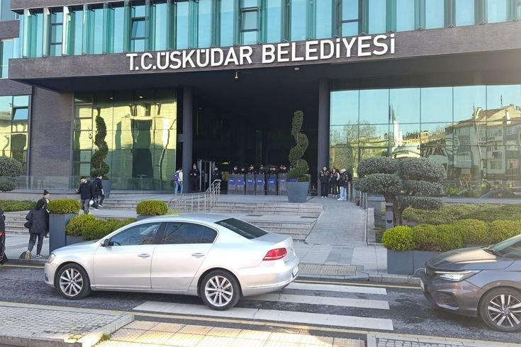 Üsküdar Belediyesi'ne operasyon: 21 kişi adliyeye sevk edildi