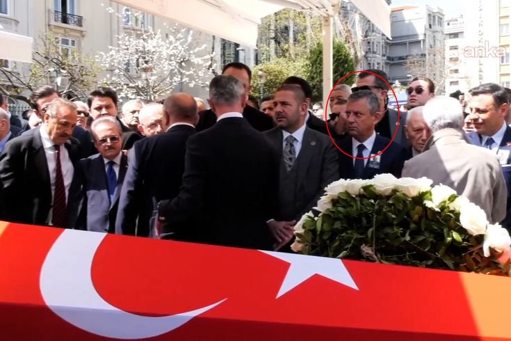 Hüsamettin Cindoruk'un cenazesinde soğuk rüzgarlar! Bakışlara dikkat