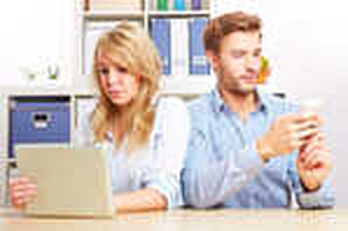 Evli Çiftlerin Korkusu Sosyal Medya