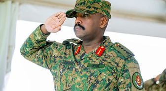 Türkiye'yi tehdit eden küstah general el yükseltti