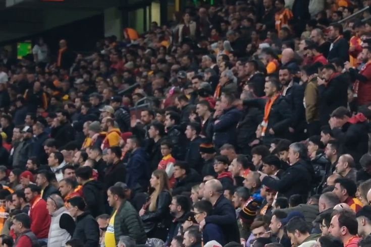 Galatasaraylı taraftar, stattaki ıslığın dijital ıslık olduğunu iddia etti