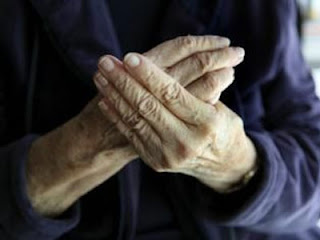 İstemsiz titremelere karşı alınabilecek önlemler | TurkArama Motoru | Sağlık ve Günlük Yaşam için Pratik Bilgiler